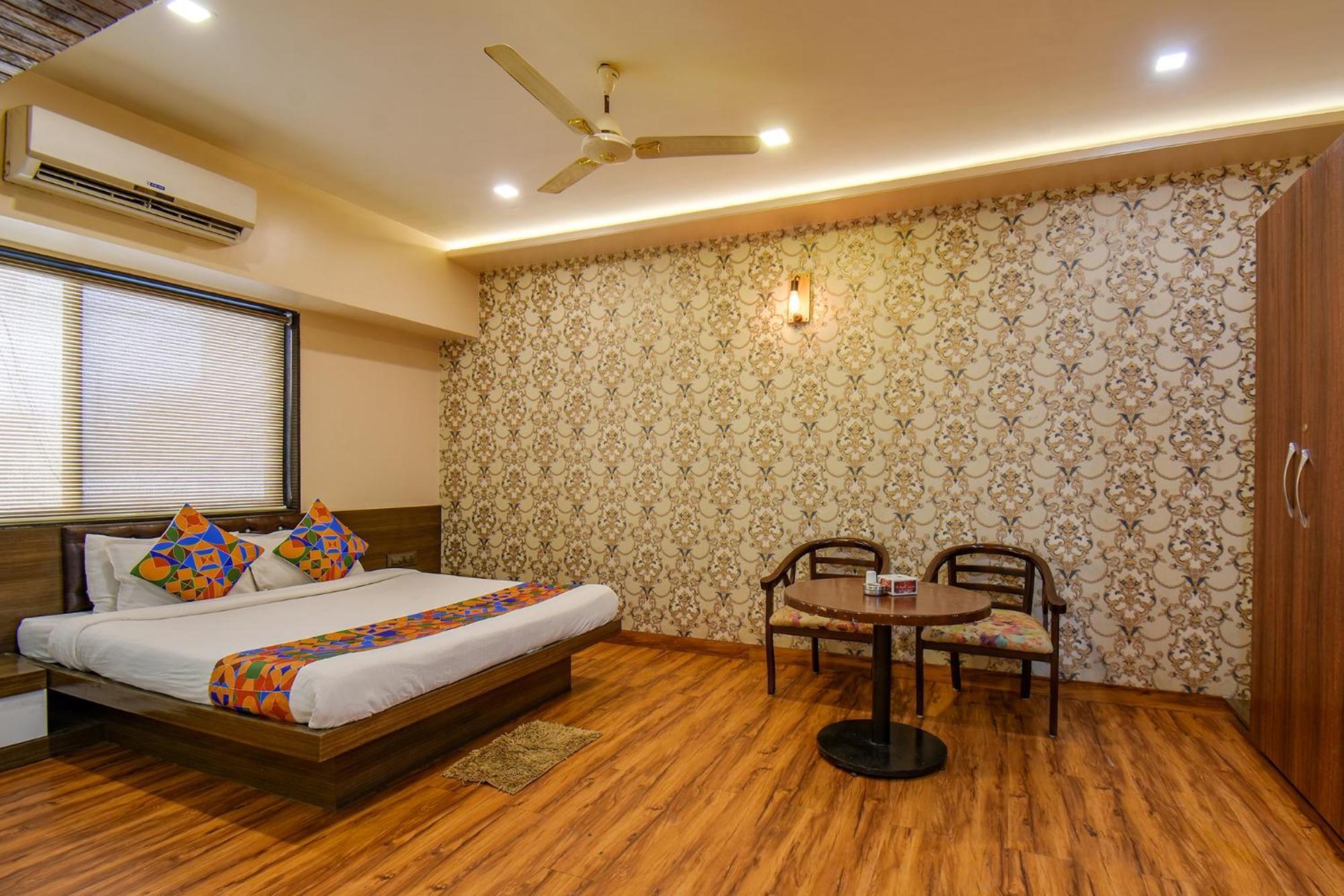 Fabexpress Glory - Nr Skywalk Bridge Hotel Pimpri-Chinchwad Buitenkant foto