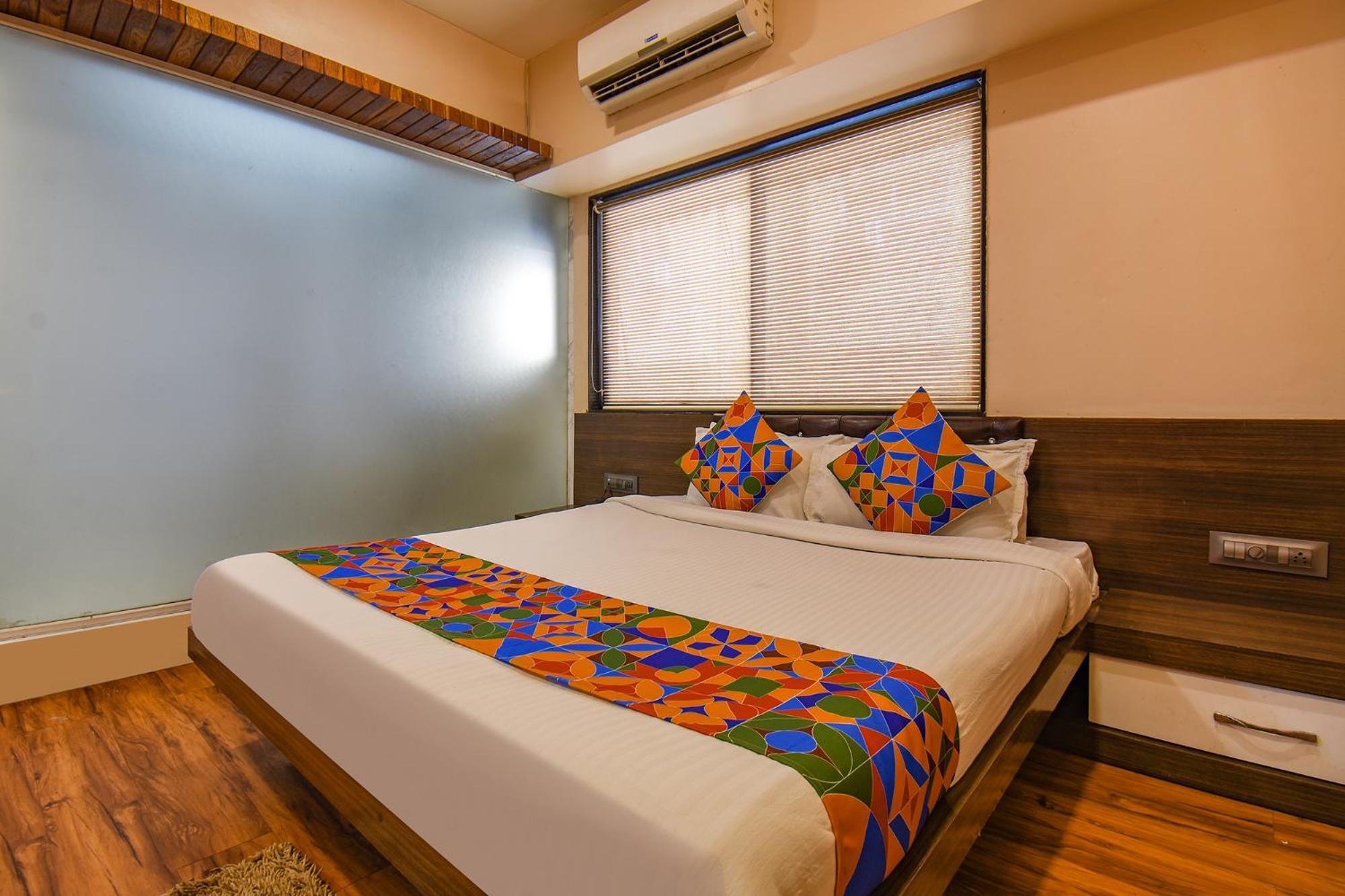 Fabexpress Glory - Nr Skywalk Bridge Hotel Pimpri-Chinchwad Buitenkant foto