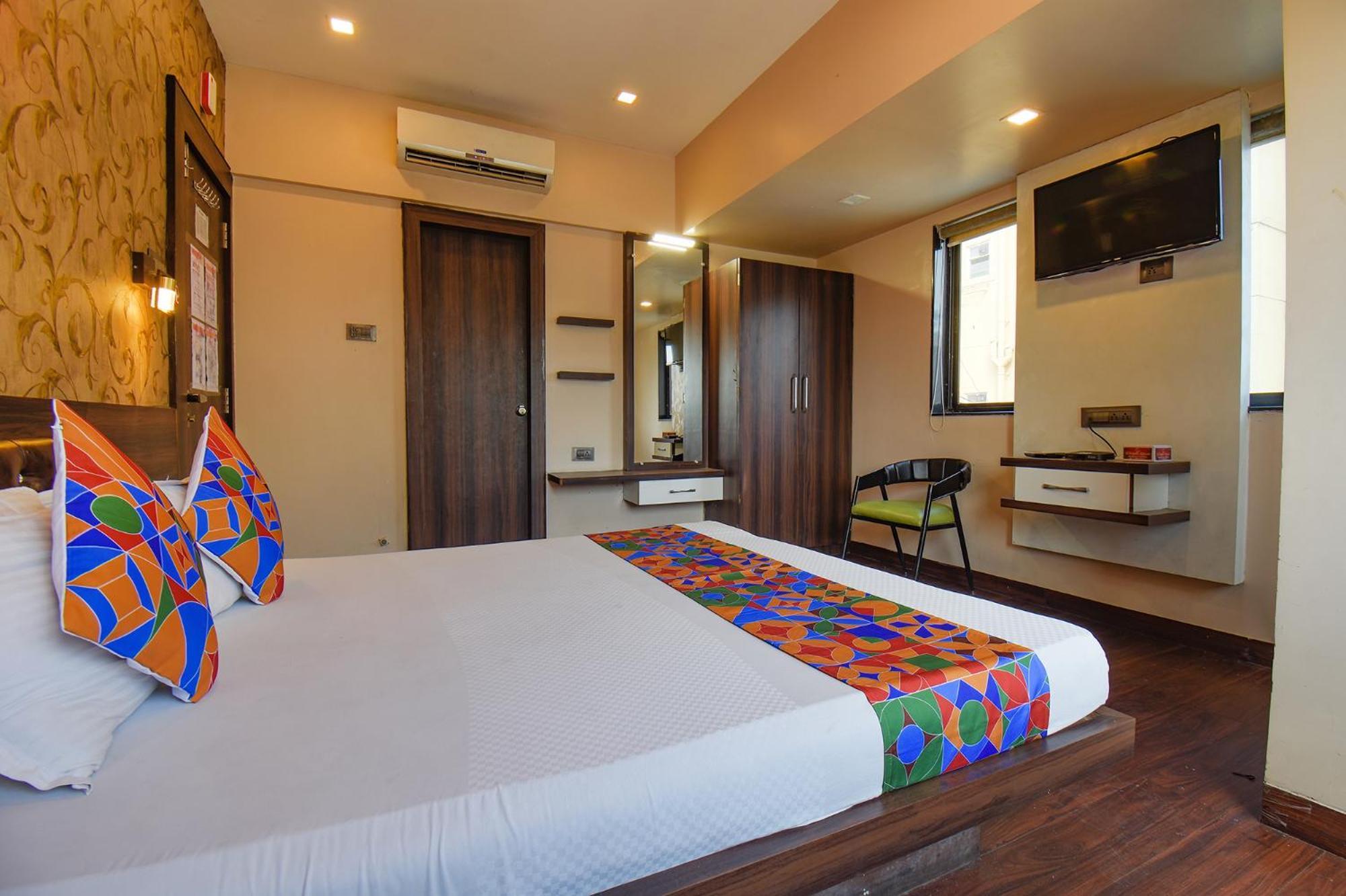 Fabexpress Glory - Nr Skywalk Bridge Hotel Pimpri-Chinchwad Buitenkant foto